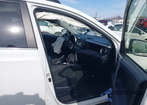 2017 Toyota Rav4 Xle z USA, uszkodzony, nr VIN JTMRFREV1HJ128574